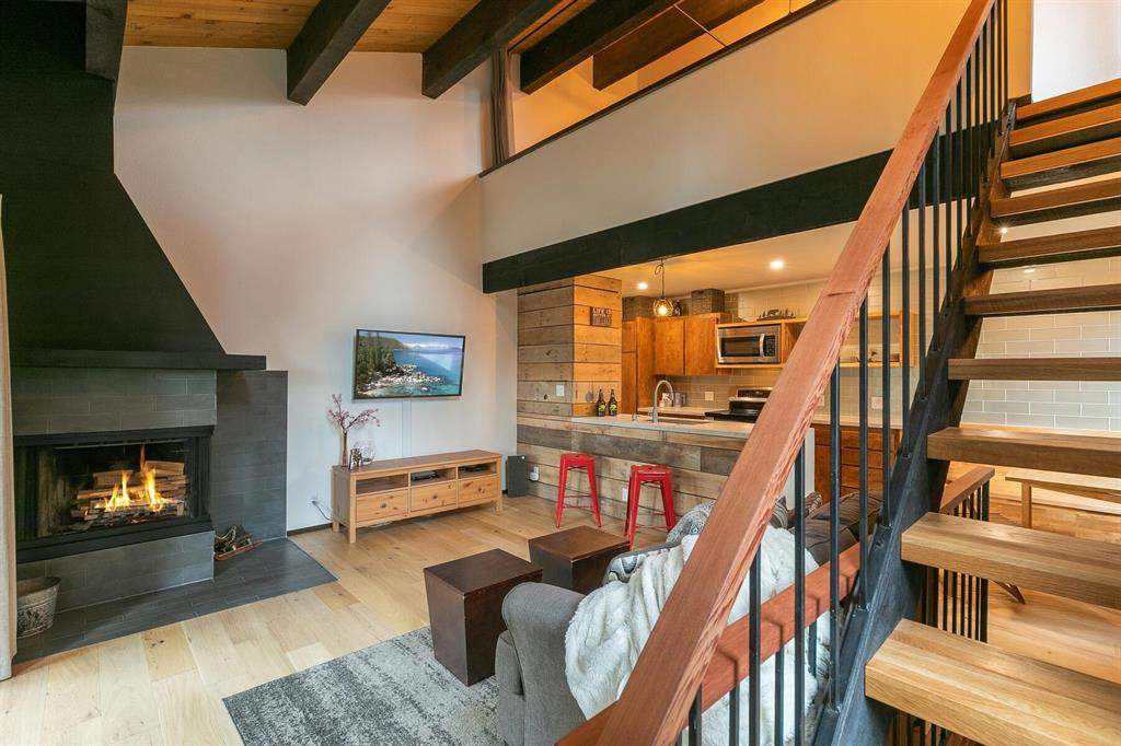 Cozy Living Room | Kingswood Village Condo