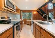 Kitchen | 1001 Commonwealth Dr. #218