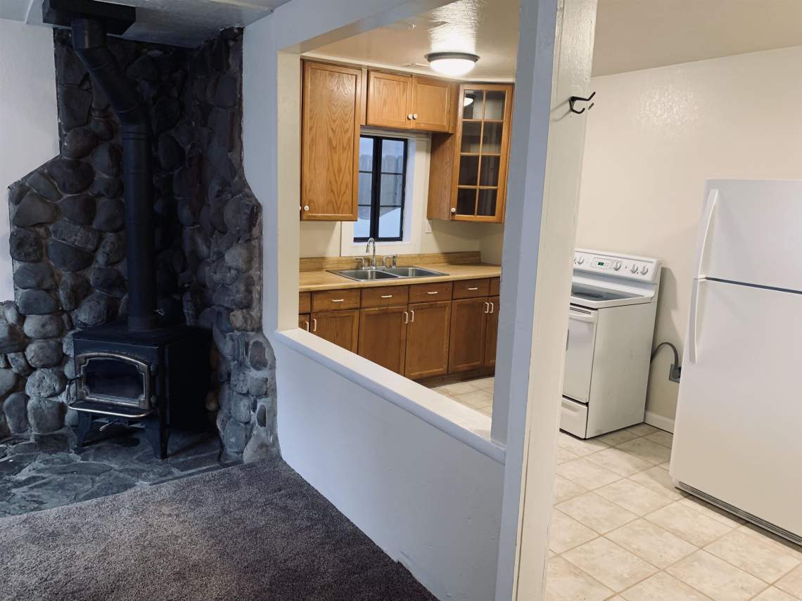 Kitchen | 10106 Lake Ave.
