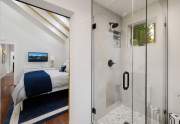 Guest Bathroom | 1025 Lake Vista Rd.
