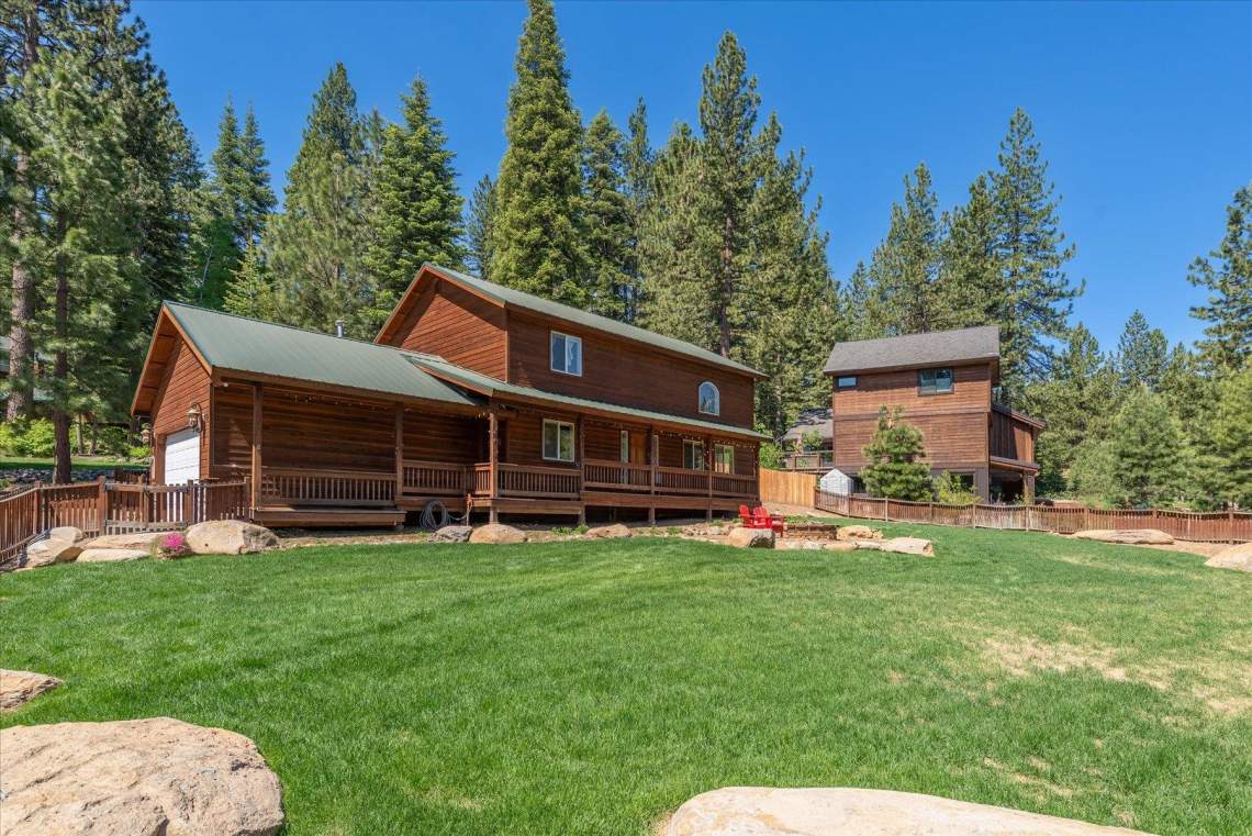 10835 Palisades Dr. | Gorgeous Truckee Home