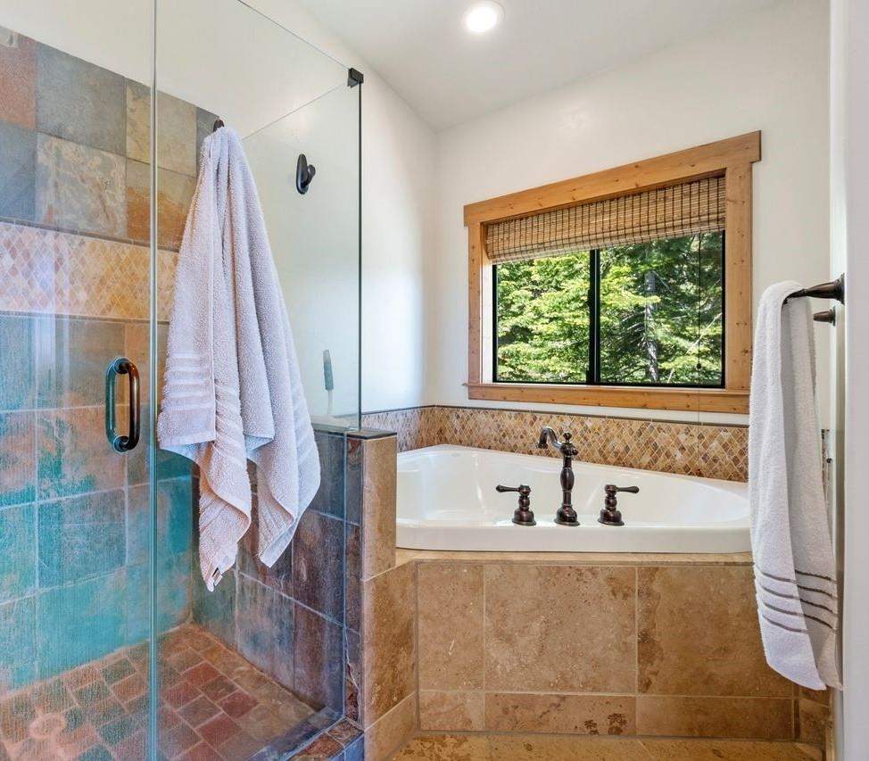 Primary Bathroom | 11298 Skislope Way