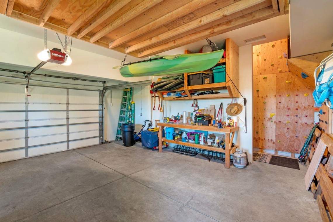 Garage | 11298 Skislope Way