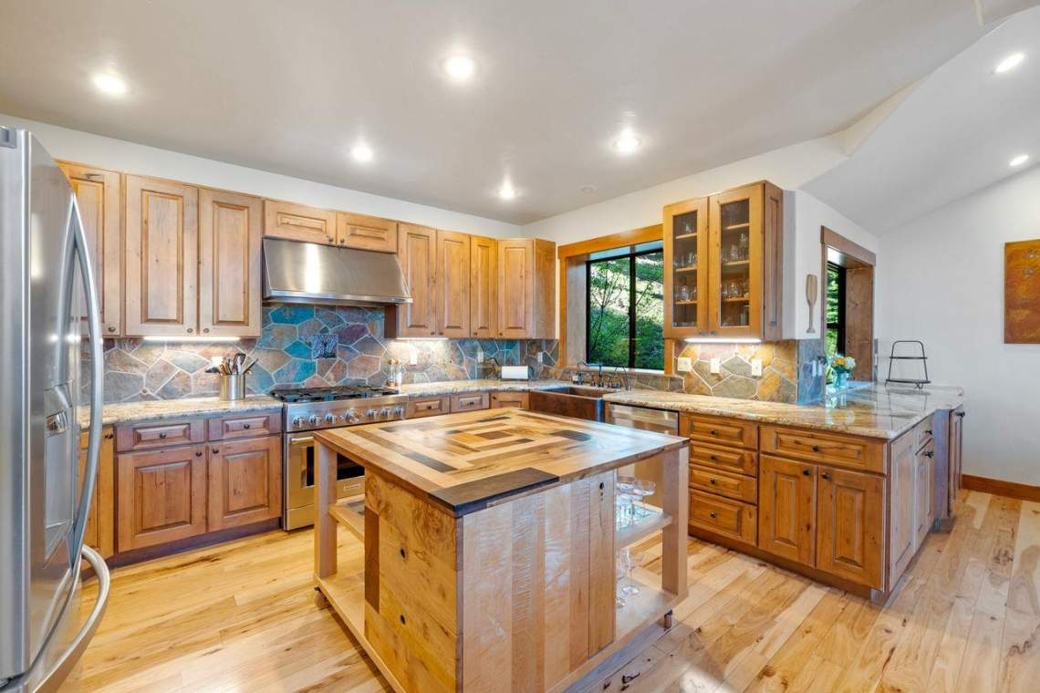 Kitchen | Tahoe Donner Retreat