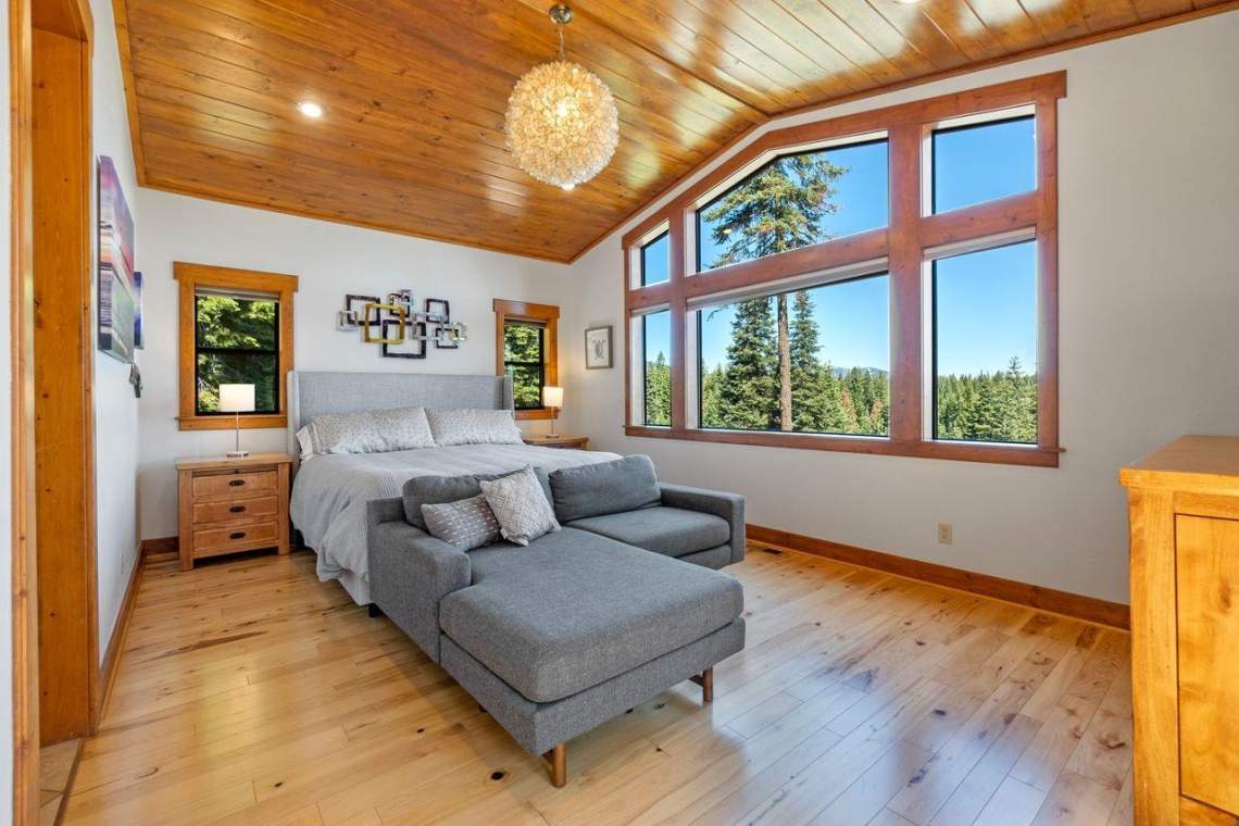 Primary Bedroom | 11298 Skislope Way