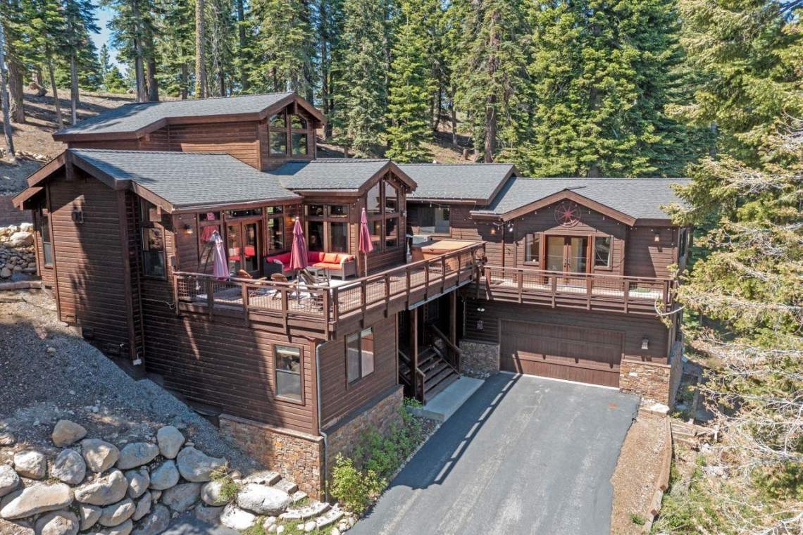 11298 Skislope Way | Tahoe Donner Retreat