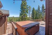 Hot tub with views | 11298 Skislope Way