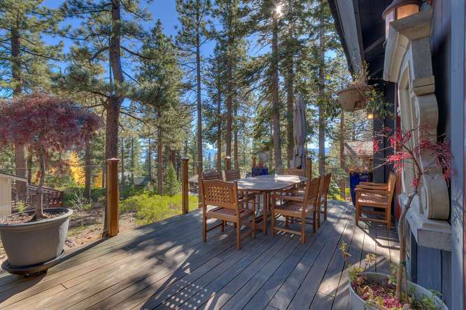 Exquisite outdoor entertaining area | Lake Tahoe Real Estate
