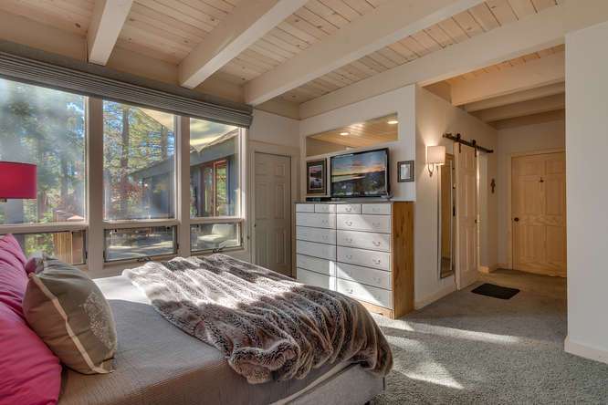 Master Bedroom| Dollar Point Luxury Home
