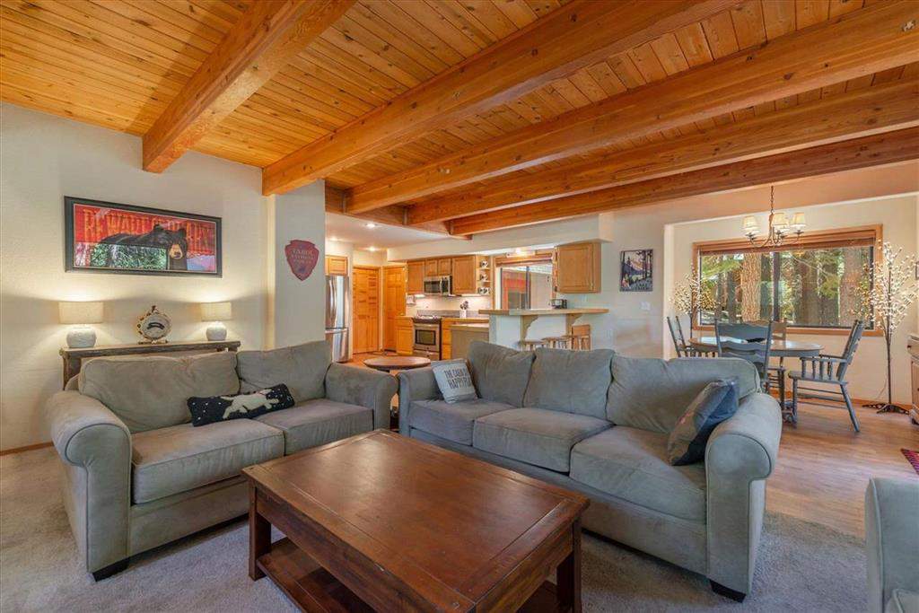 Living room | 12136 Brookstone Dr.