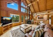 Beautiful living room with vaulted ceilings | 12204 Stony Creek Ct.