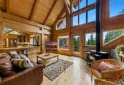 Beautiful living room with vaulted ceilings | 12204 Stony Creek Ct.