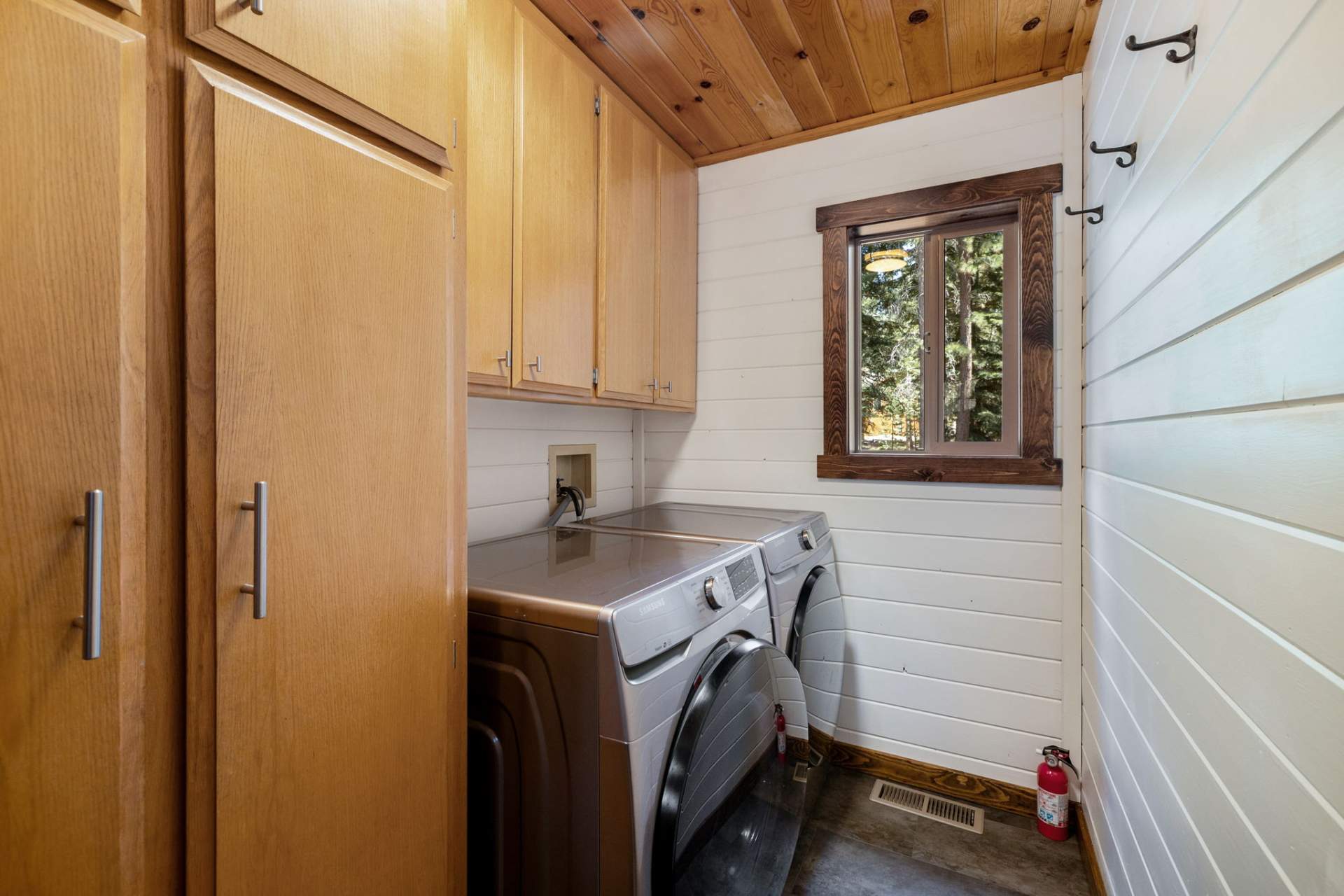 10-web-or-mls-12415-Daisey-Ct-11