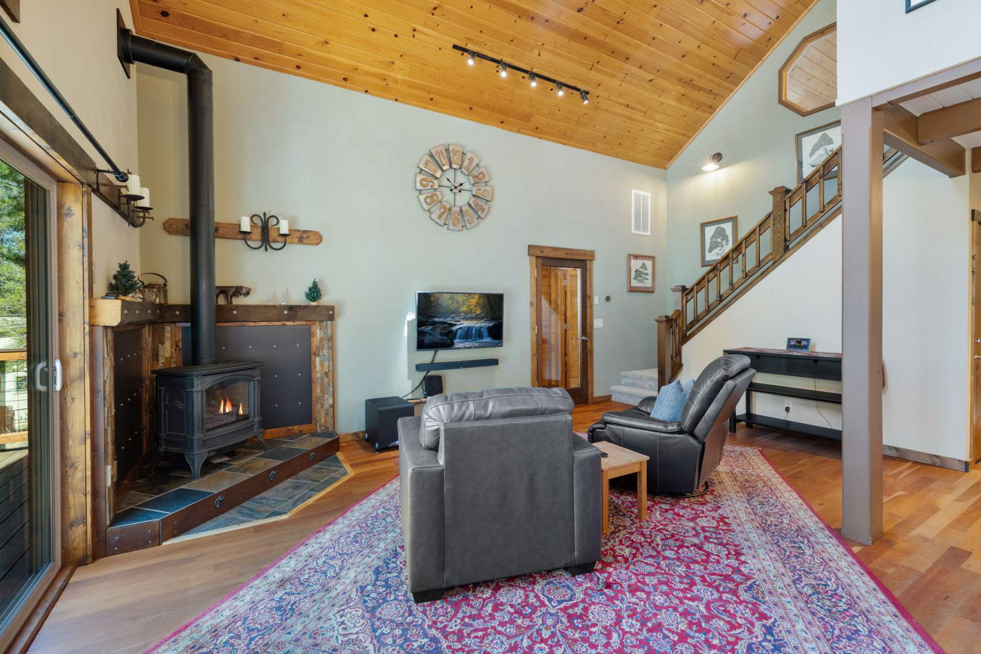 14-web-or-mls-12415-Daisey-Ct-15