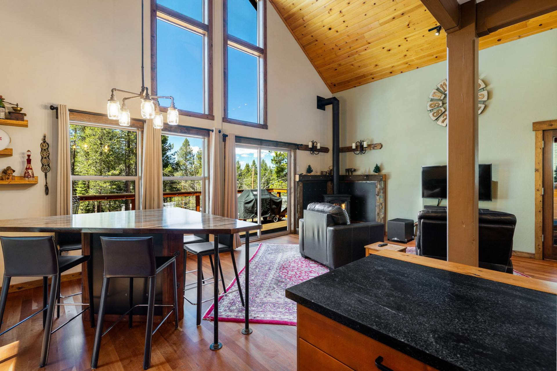 18-web-or-mls-12415-Daisey-Ct-19