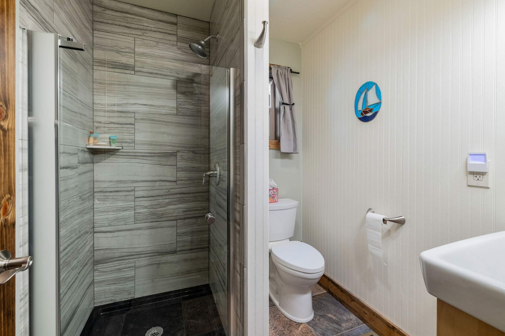 34-web-or-mls-12415-Daisey-Ct-36