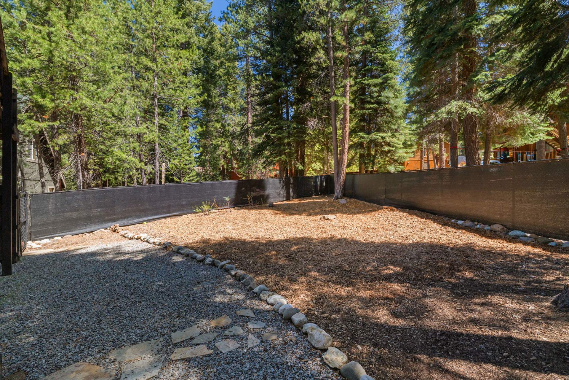 6-web-or-mls-12415-Daisey-Ct-7
