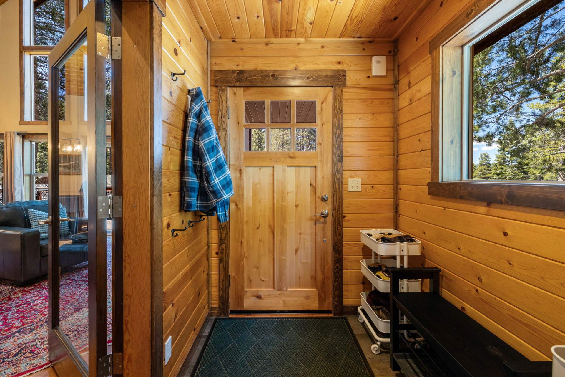 9-web-or-mls-12415-Daisey-Ct-10
