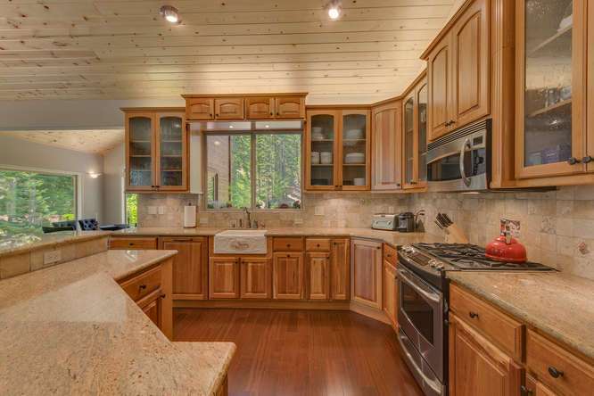 Truckee Luxury Home | 12731 Brookstone Dr Truckee CA