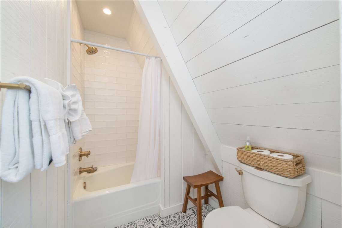 North Lake Tahoe Real Estate | 135 Lakewood Lane | Bathroom
