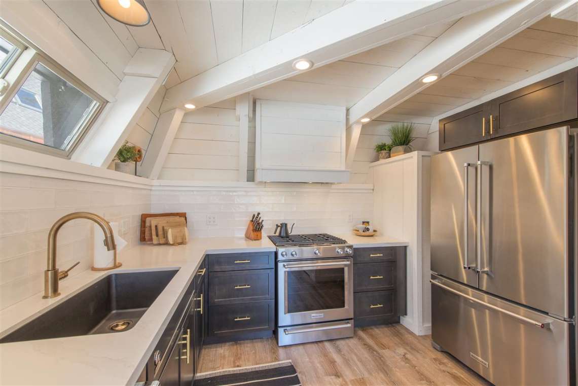 Tahoe City Real Estate | 135 Lakewood Lane | Kitchen