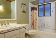 Guest Bathroom | Tahoe Real Estate