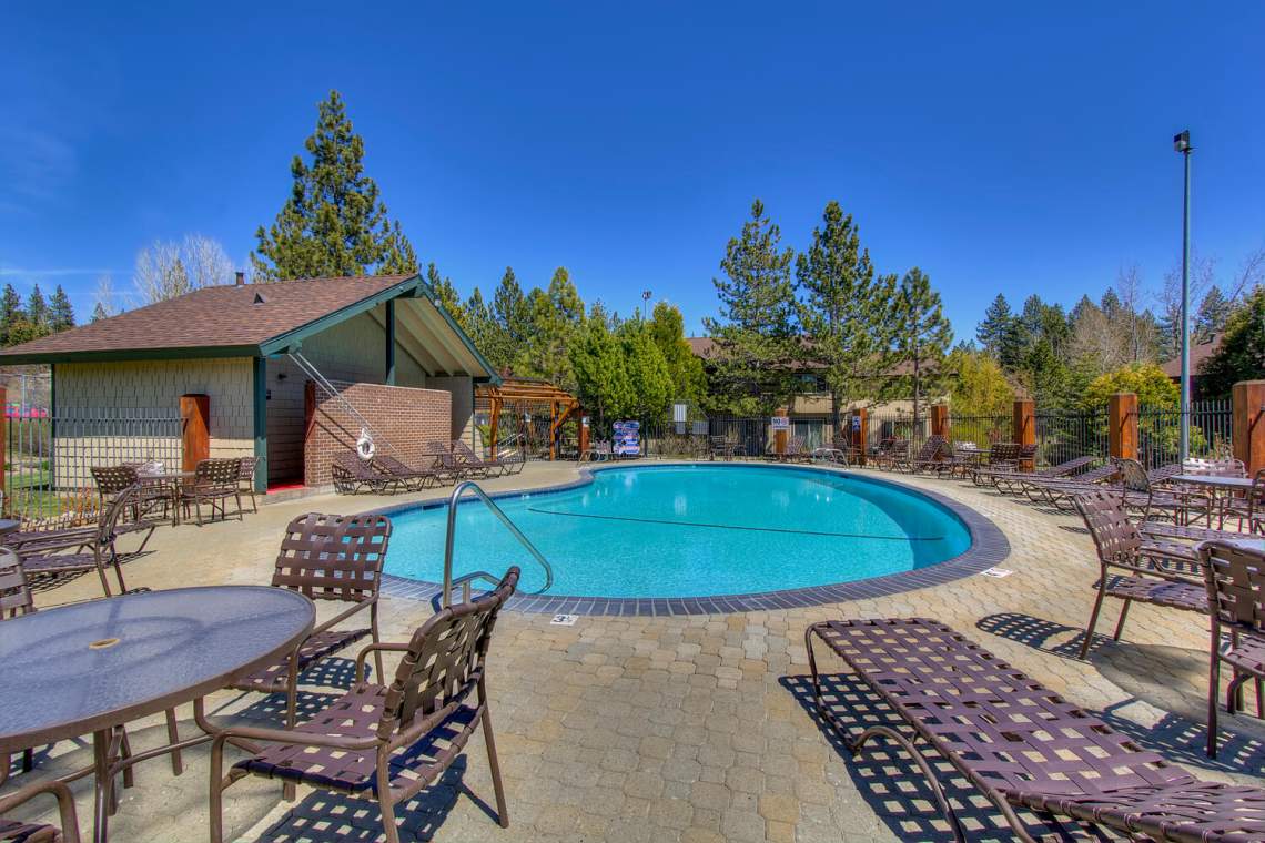 3101 Lake Forest Rd. #133 | Lake Forest Glen Pool