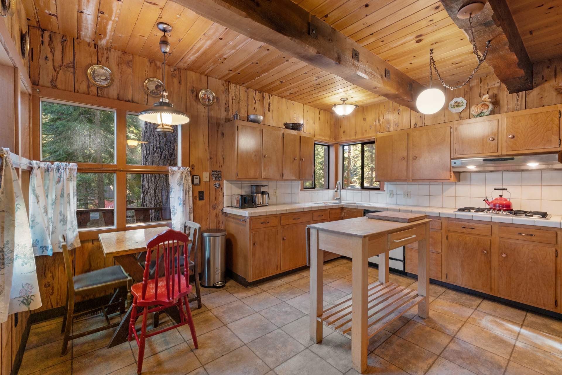 Kitchen - 325 Pineland Drive