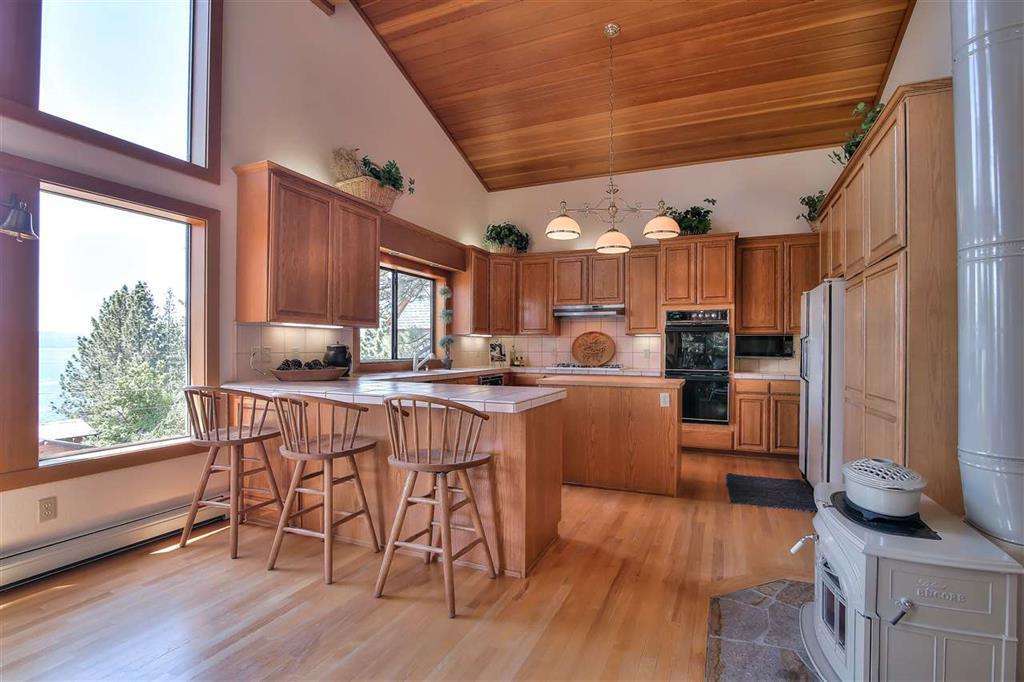 Lake Tahoe Real Estate | 3324 Dardanelles Ave | Kitchen