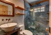 Full bathroom | 485 Chinquapin Ln.