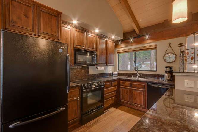 Tahoe Real Estate | 6018 Mill Camp Truckee CA | Kitchen
