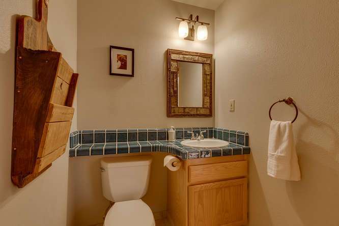 Lake Tahoe Luxury Real Estate | Guest Bathroom