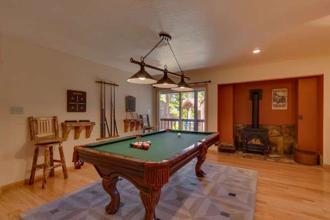Lake Tahoe Real Estate | Family Room