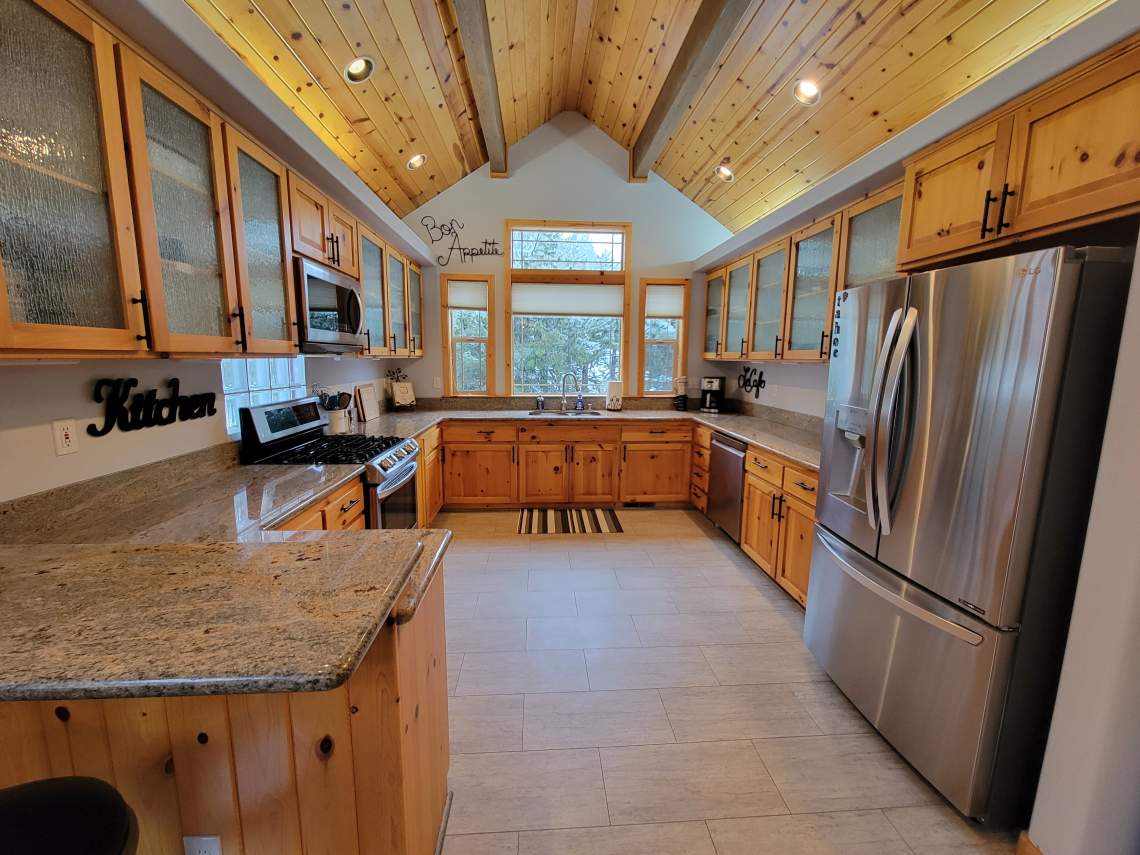 Beautiful Kitchen | 6635 McKinney Creek Rd.