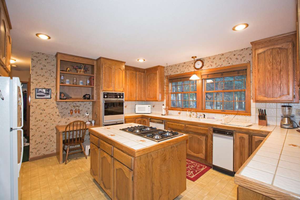 Spacious Kitchen with Island