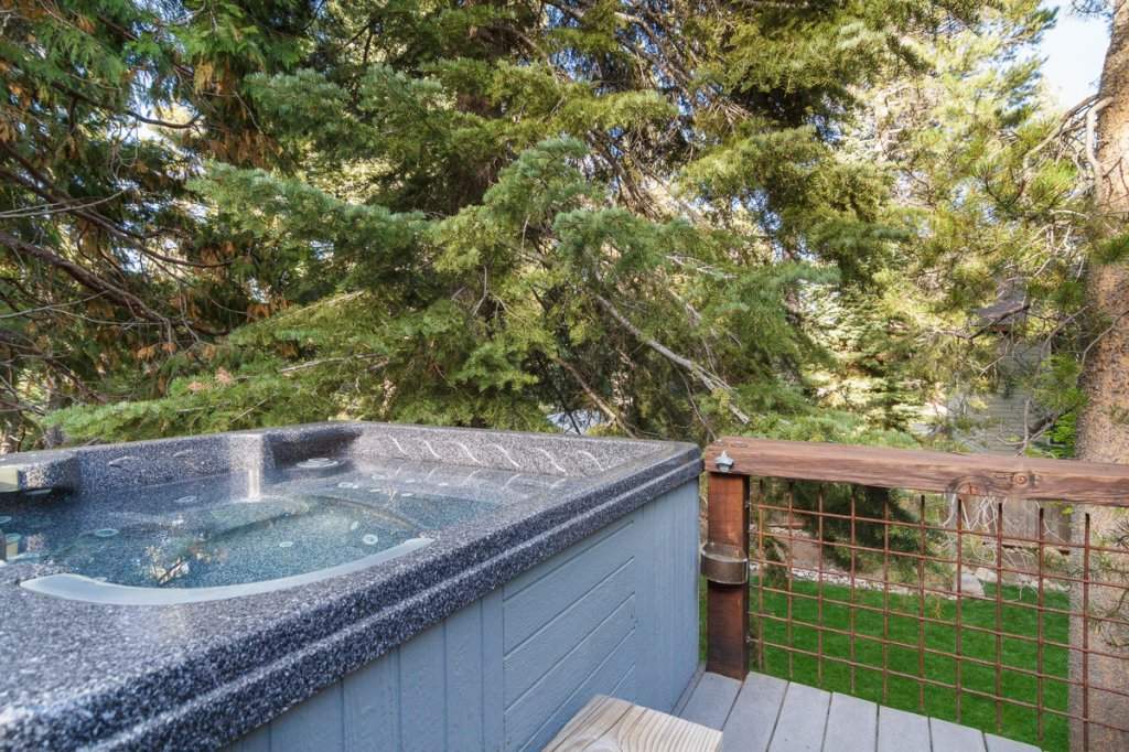 7001 Hilo Avenue | Back Deck | Lake Tahoe Real Estate