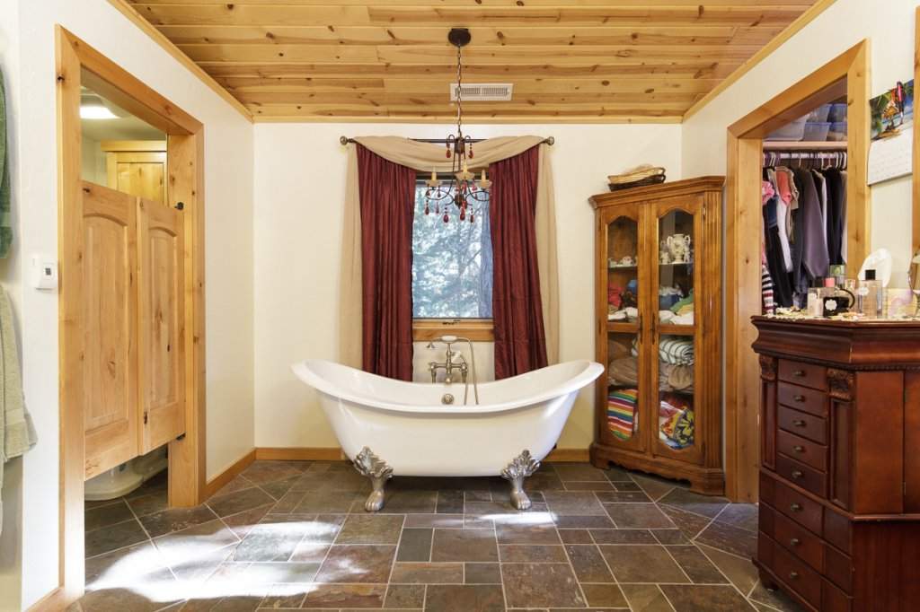 7001 Hilo Avenue | Master Bathroom | Lake Tahoe West Shore Real Estate