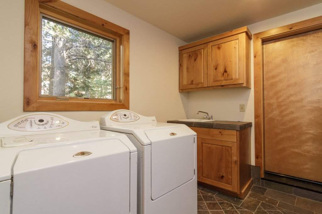 7001 Hilo Avenue | Laundry Room | Lake Tahoe West Shore Real Estate