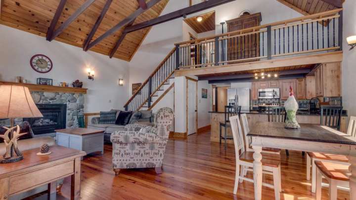 7149 5th Ave. | Remodeled West Shore Cabin