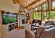 Beautiful Living Room | 930 Sierra Vista Ave.