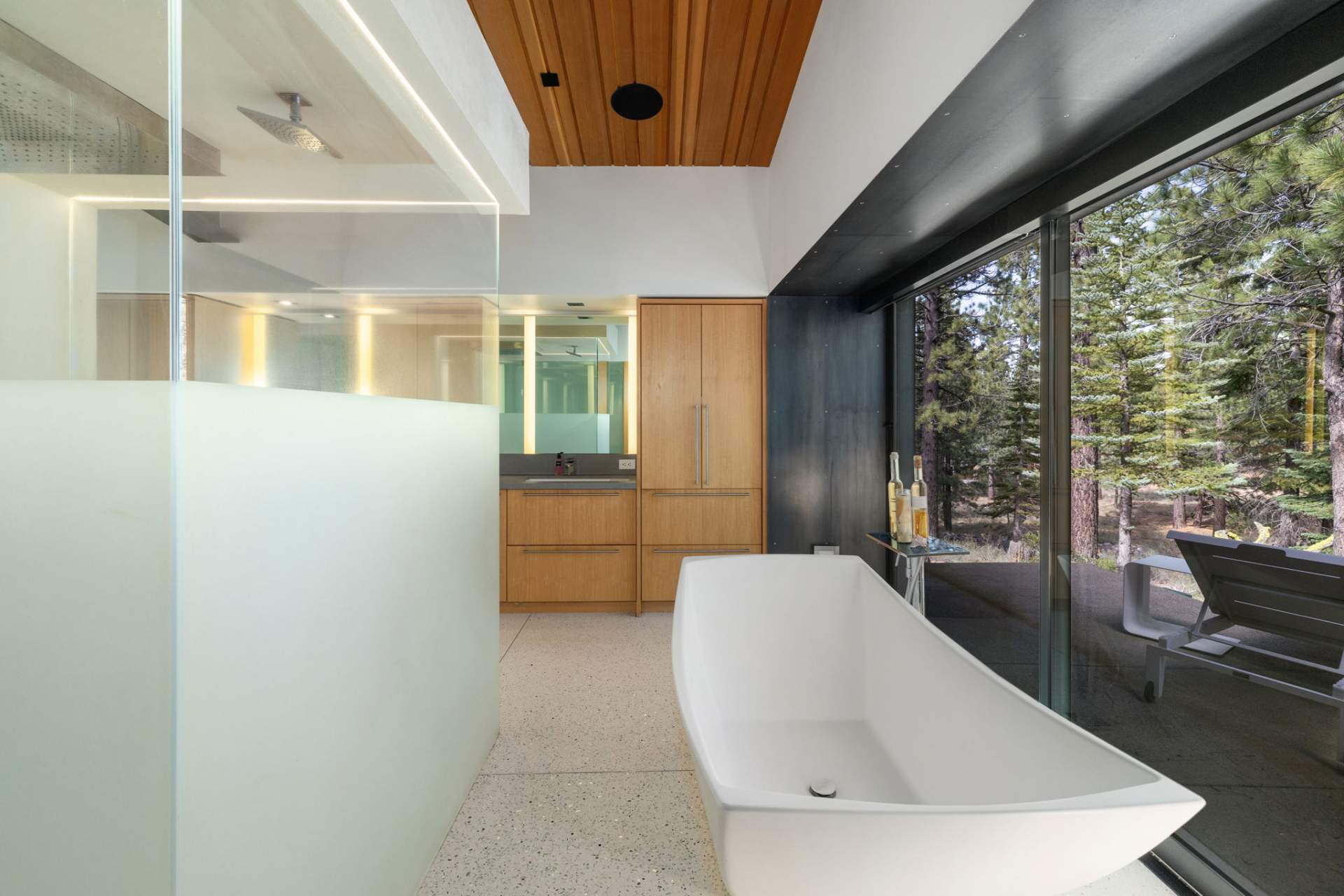 131-web-or-mls-9612-Dunsmuir-74