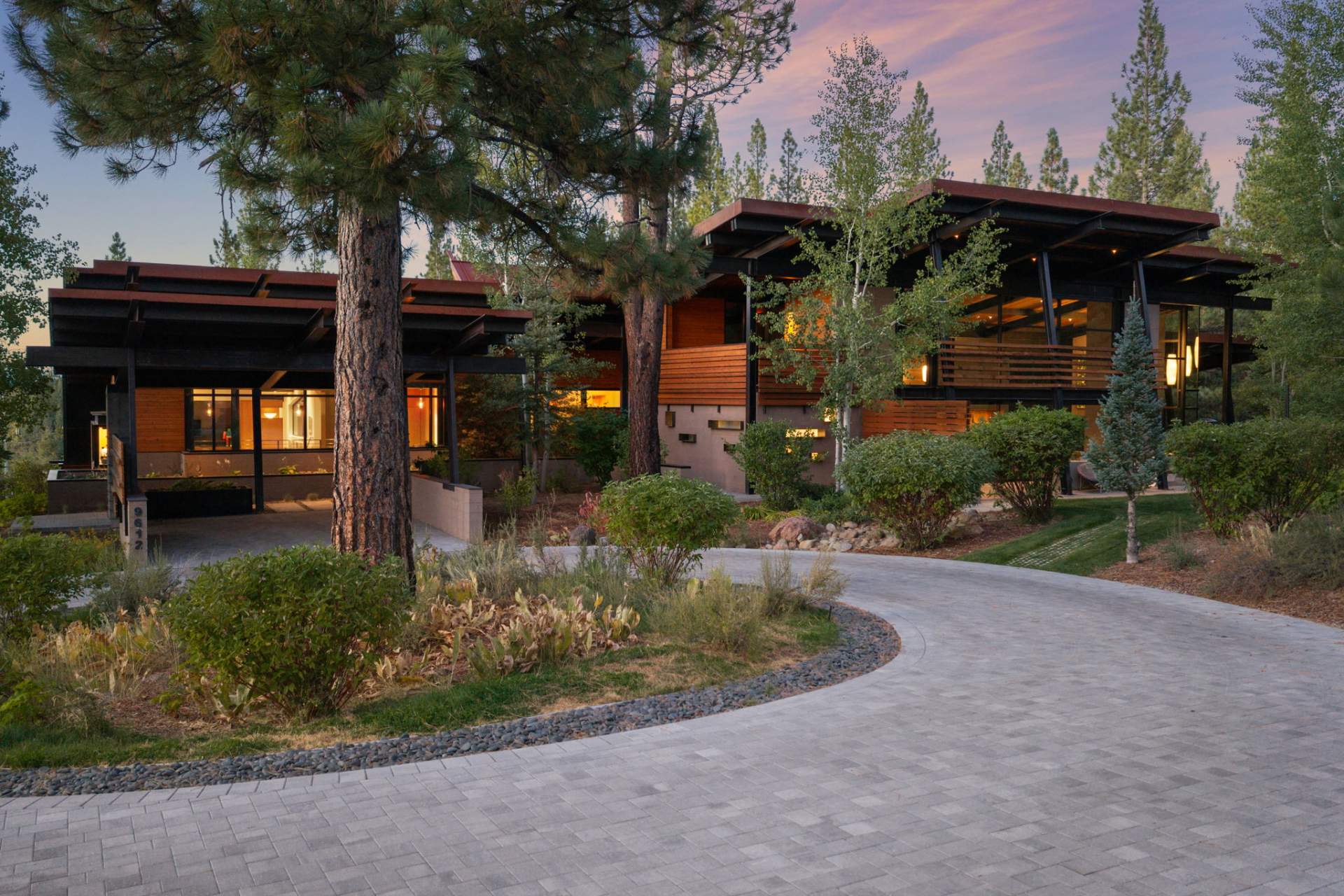 231-web-or-mls-9612-Dunsmuir-Sep-11-24
