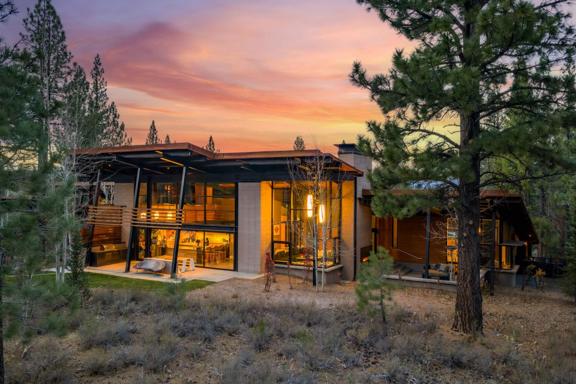 32-web-or-mls-9612-Dunsmuir-Drone-33