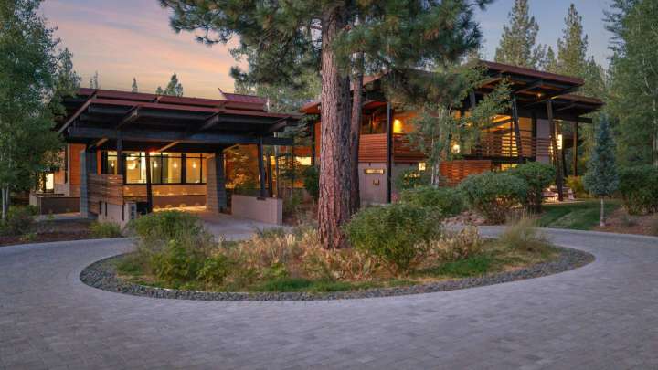 9612 Dunsmuir Way, Truckee CA 96161