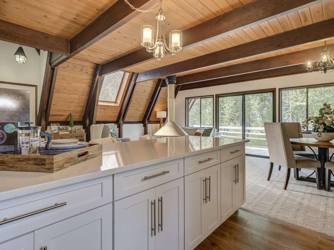 Alpine Meadows Cabin for Sale | 1314 Mineral Springs Trail Kitchen