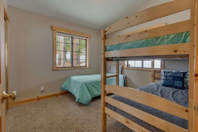 Guest bedroom | 12259 Northwoods Blvd