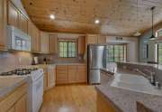 Beautiful and bright kitchen | 12259 Northwoods Blvd