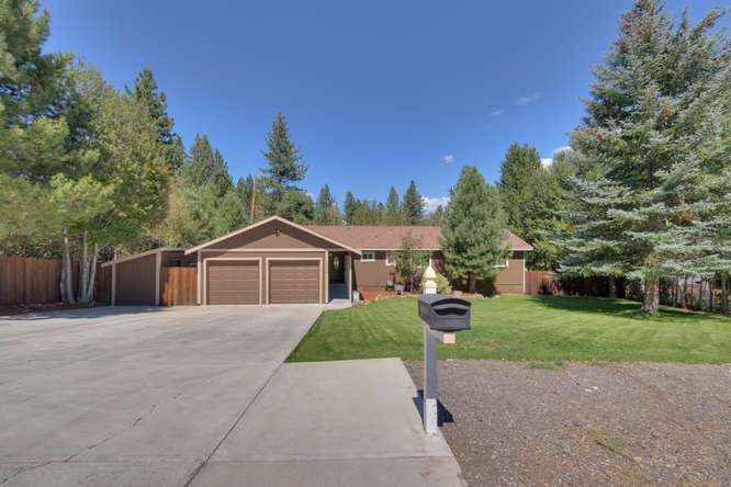 Sierra Meadows Real Estate | 10314 Shore Pine Rd Truckee CA | Front Exterior