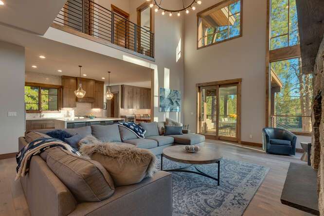 Breathtaking living room | Gray's Crossing Golf Course Home