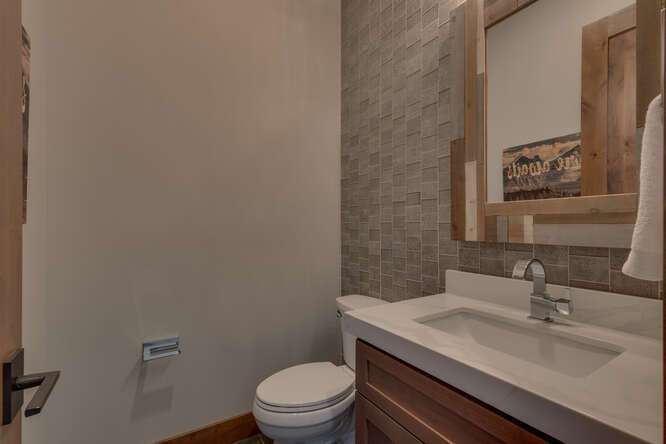 Half bathroom | Gray's Crossing Golf Course Home